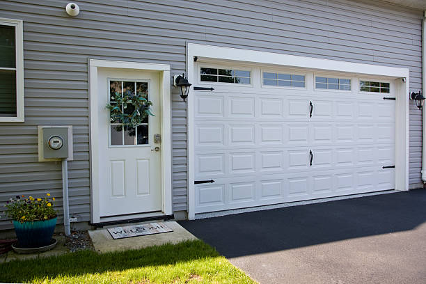 24/7 Emergency Garage Door Panel Replacement experts in West Bishop, CA
